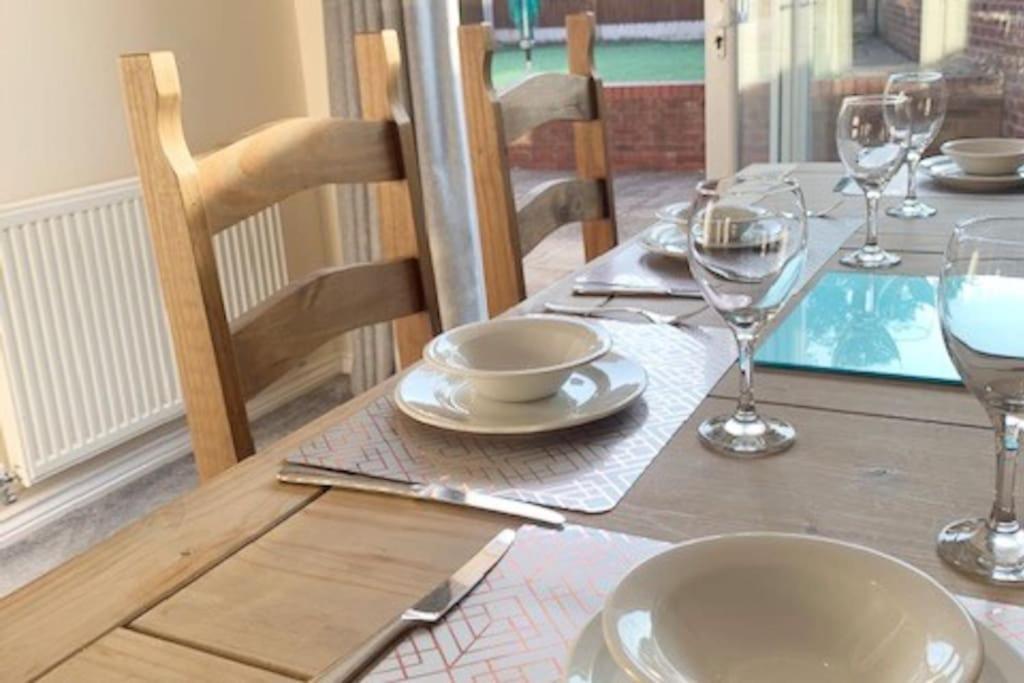 Spacious Detached 5 Bedroom4 Bathroom Wifi Parking Newcastle-under-Lyme Exteriér fotografie